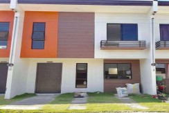 2 STOREY HOUSE FOR RENT( LONG TERM)